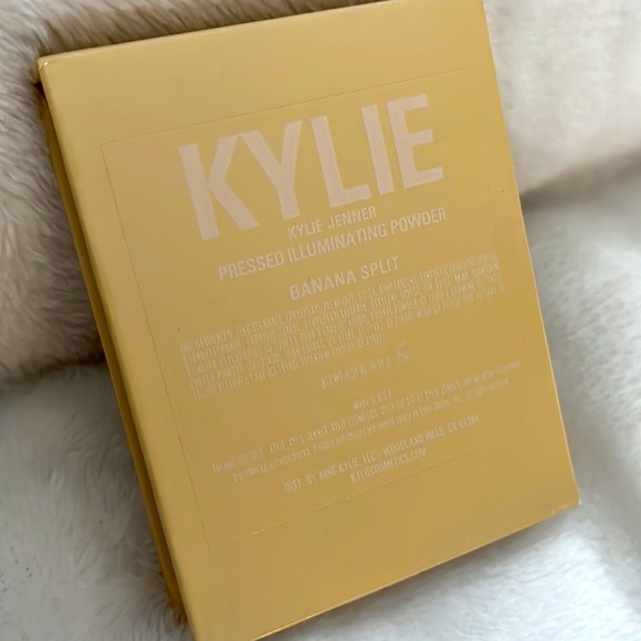 BNIB 💯% Authentic Kylie By Kylie Jenner Pressed Illuminating Powder - Picture 7 of 7